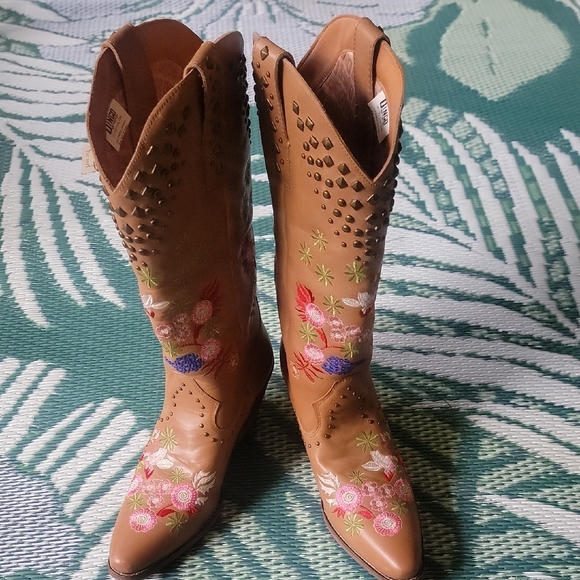 Dingo Tan Embroidered Heeled Boots - Picture 1 of 9